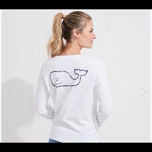 Vineyard Vines white XS long sleeve put tee